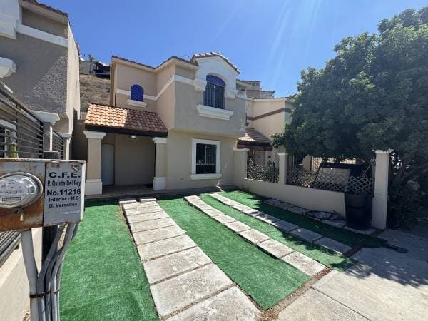 FOR SALE: House in Quinta Versalles