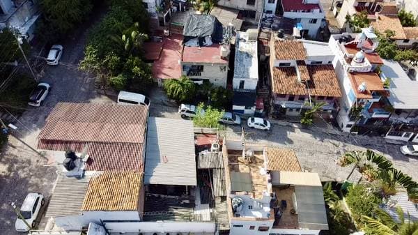 Multi-familiar Fixer Upper House 5 De Diciembre - Image 2