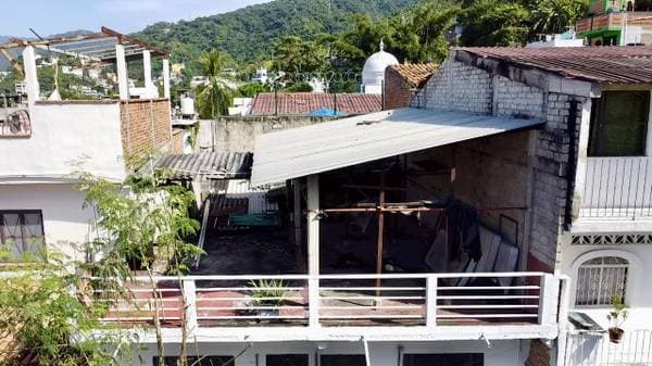 Multi-familiar Fixer Upper House 5 De Diciembre - Image 3