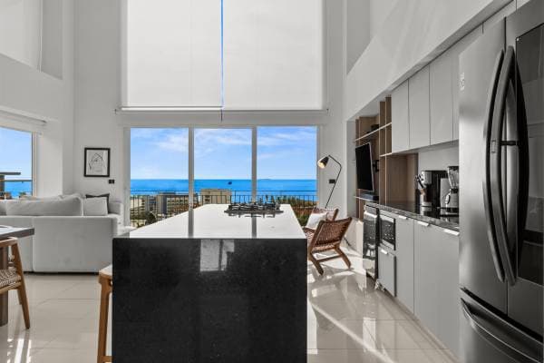 --Beautiful and spacious two-level penthouse Condo Zoho PH 1401-- - Image 5