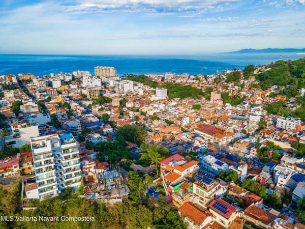 3 VISTAS – High Living, Unit 07 – Luxury Condo for Sale