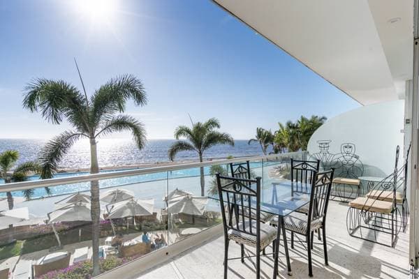 $999,000 USD 3 bedroom @ Peninsula Vallarta