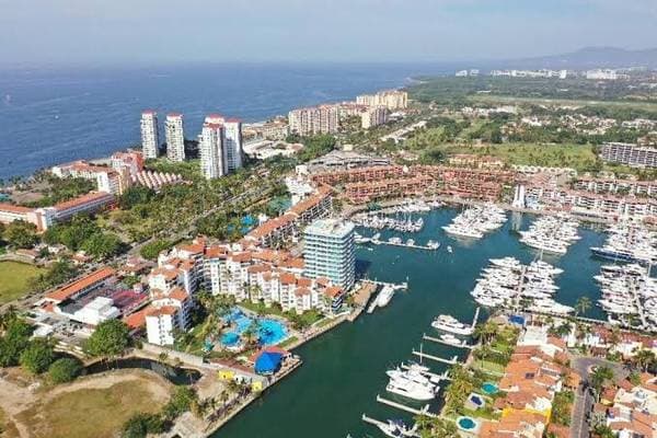 House for rent in Marina Vallarta 3 bed plus den, longterm furnished