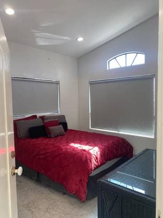 Beach Front House For Rent - Image 5