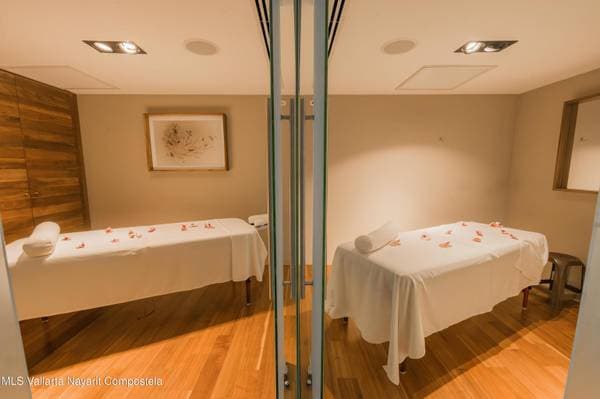 Nima Bay Vacation Condo. - 1 Bedroom Luxury Condo - Image 5