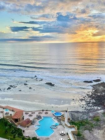 Super Clean Beach Front Condo @ La Jolla Real Resort