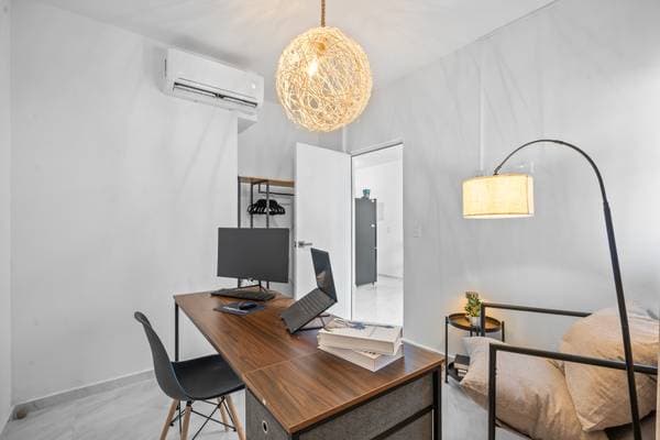 $100,000. USD. 2 bedroom 1 bath 😮 - Image 4