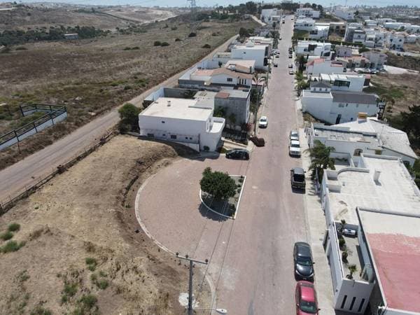 Gated guarded community beach access - Image 3