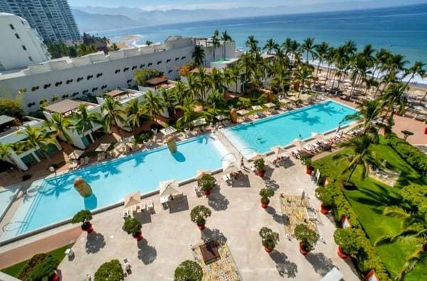 Icon 3 MONTH WINTER RENTAL 3 BR 4BA