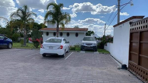 Rento Departamento Amueblado En Fracc. Villas Los Frailes Con Alberca - Image 3