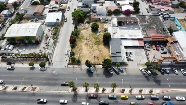En Venta: Terreno En Esquina Sobre El Blvd Benito Juarez - Image 3
