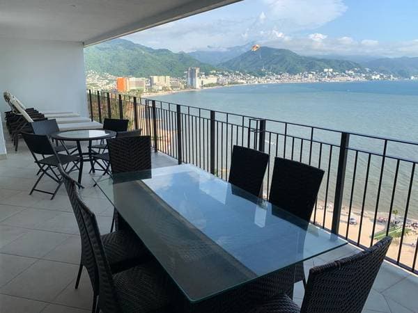 Grand Venetian Tower 1000 19th floor - Image 3