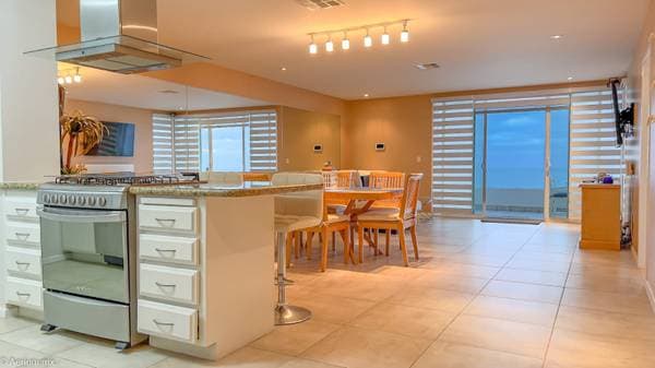 3-Bedroom Ocean View Condo in PLAYAS DE TJ - Image 2