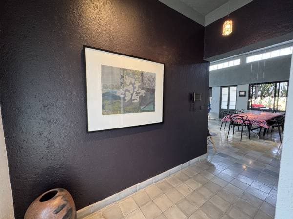 Casa Jacaranda — A Sophisticated Multi-Unit Estate with Space and Inve - Image 2