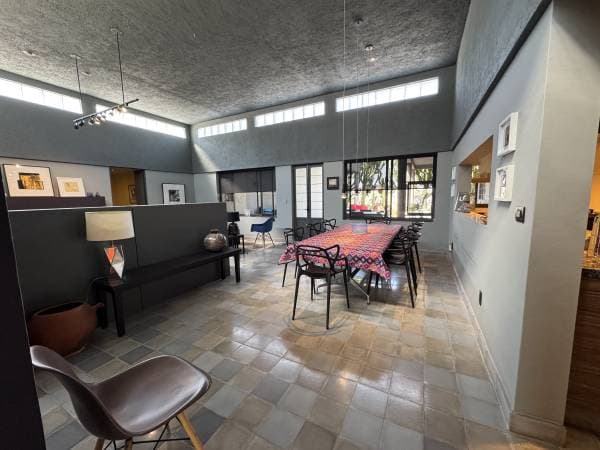 Casa Jacaranda — A Sophisticated Multi-Unit Estate with Space and Inve - Image 3