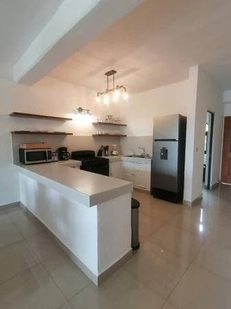 Beautiful Condo In Marina - Image 3