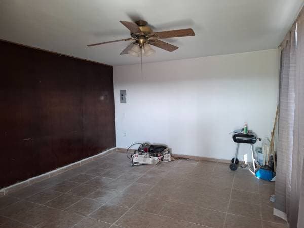 House For Rent 3 Bedrooms, 2 Bathrooms And Parking 3 Cars, Ground Floor. - Image 2
