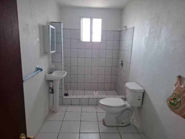 House For Rent 3 Bedrooms, 2 Bathrooms And Parking 3 Cars, Ground Floor. - Image 5