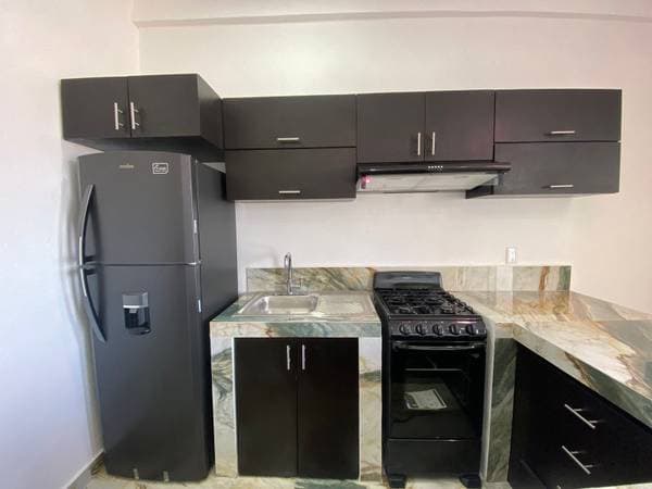 Brand New Large 1 Bed With Pool In 5 De Diciembre - Image 2