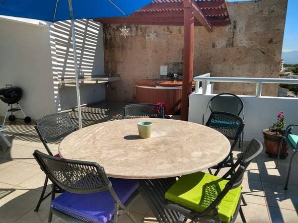 For Sale by Owner-Townhouse Tri-Level with Roof top! - Image 2