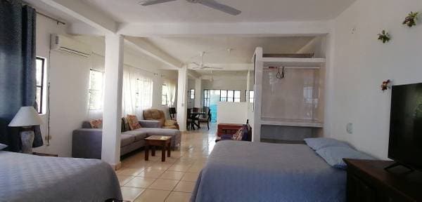 Edificio en Venta Puerto Vallarta, cerca del malecón - Image 3