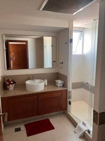 Grand Venetian. 3 BR 3BA AVAILABLE. (Hotel Zone) - Image 4