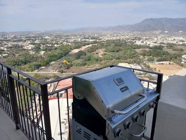 Beachfront Penthouse condo 5 beds vacational short and longterm - Image 4