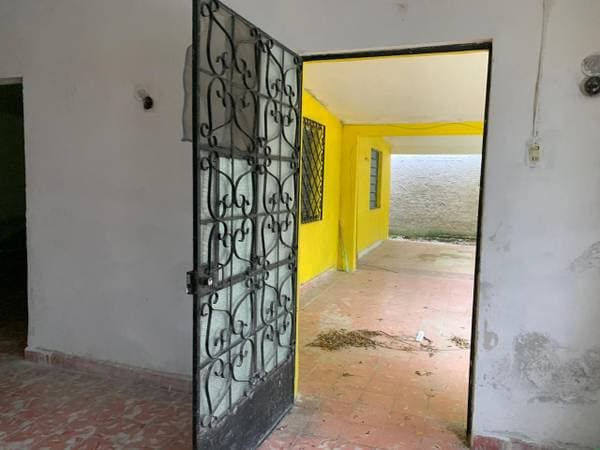 No.5361 FR3SH HOUSE/SALE W/DEPARTMENT/NEEDS WORK WELL LOCATED - Image 4