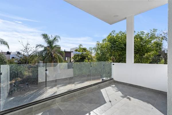 New Home -- Priced to Sell -- $3,900,000 Pesos