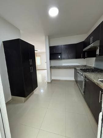 Unfurnished House Flamingos 4 bed 3 bath - Image 2