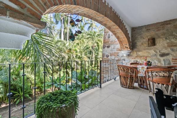 THIS ONE IS A MUST SEE 👀 $469,000. USD. Steps to The Beach - Image 3