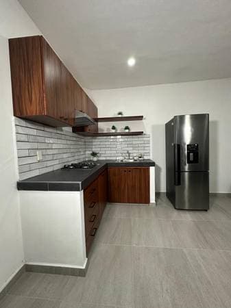 2 beds 1 bath ground level