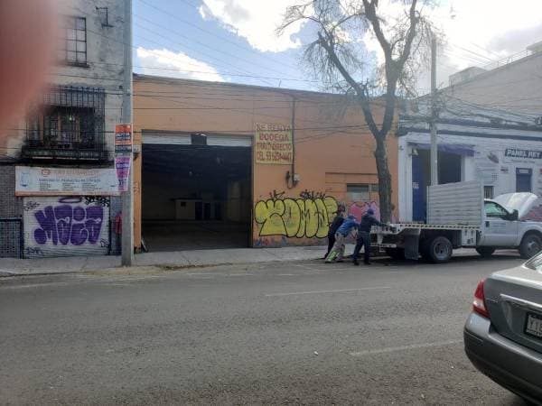 Santa Maria La Ribera Commercial Warehouse for Rent