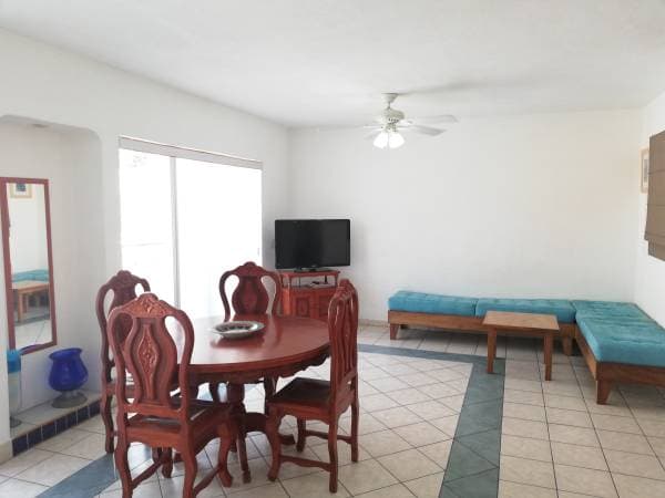 Colonial 2 beds apartment with Private large balcony and ocean view - Image 4