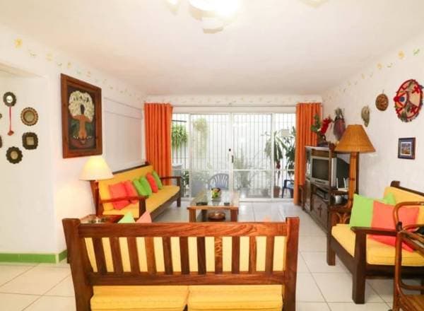 2 bed 1 bath ground level with pool - Image 2