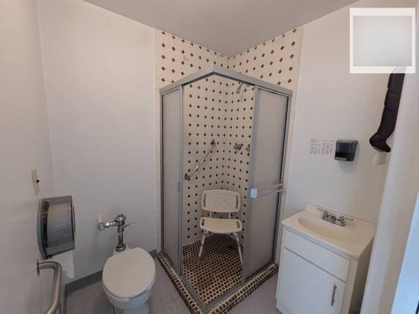 For Sale: Medical Clinic Building with Facilities in Zona Rio - Image 4