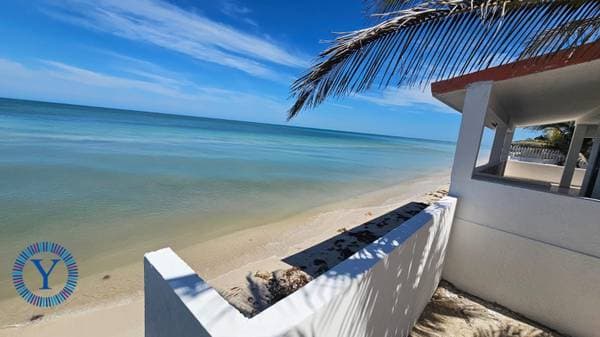 Oceanfront Home in Telchac Puerto - Image 2