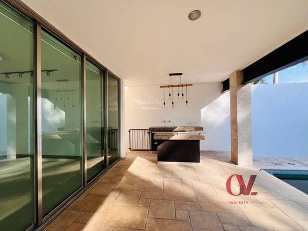 House With 4 Bedrooms In Exclusive Montebello Area