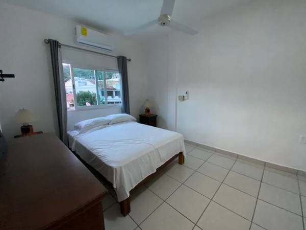 2 bed 1 bath apartment with balcony - Image 2