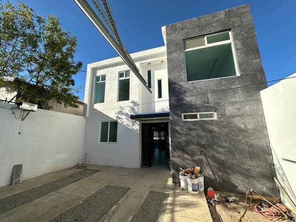 Se Vende Casa En Col. Loma Alta A Unos Pasos De Plaza Encinos - Image 3