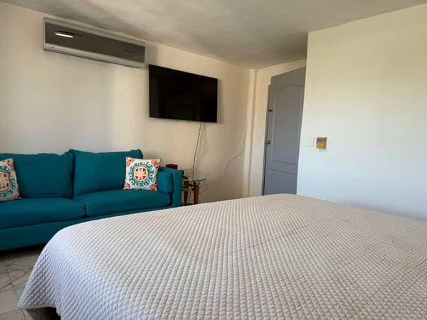 Fully remodelade apartment available now for the season - Image 4