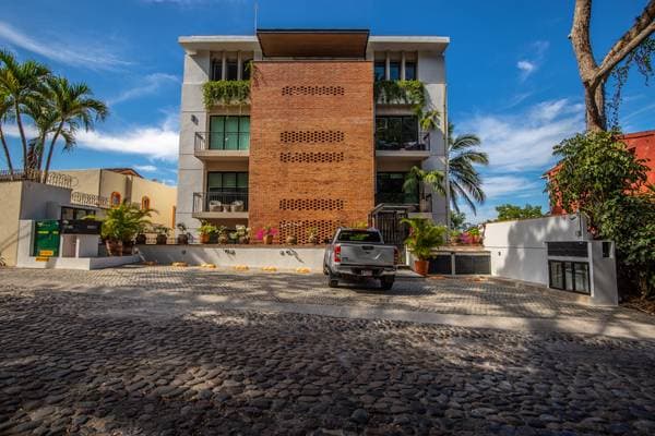 Condo in Upper Conchas Chinas - Image 2