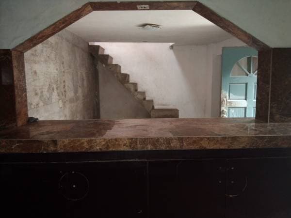 Casa con local comercial sobre avenida princ.da el 60% y lo de x mes - Image 3