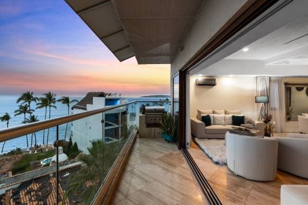 Bucerias, Zona Dorado PENTHOUSE $752,500. USD - Image 3