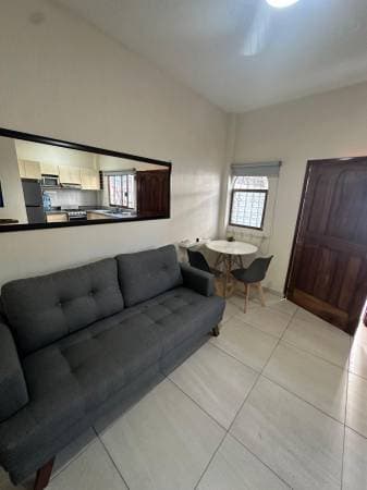 1 bedroom 1 bath in 5 de diciembre for long term - Image 2