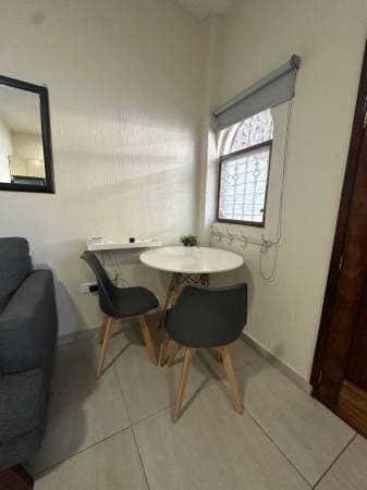 1 bedroom 1 bath in 5 de diciembre for long term - Image 3