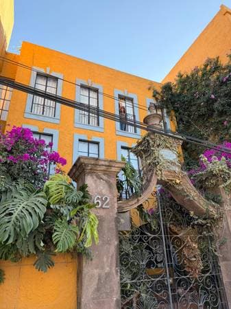 Stylish loft like apartment in colonia Mexiquito.Large living area