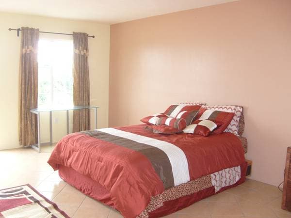 Beach Studio Apt. $600 - Image 3