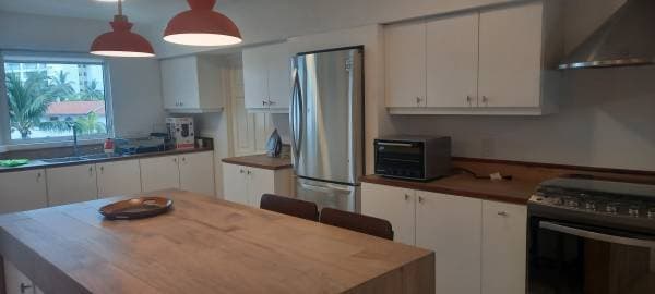 Las Palmas. 2 BR 2 BA Condo. - Image 2