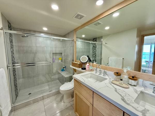 Semi New Ocean Front Boho Style Condo - Image 5